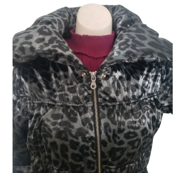 Shiny Animal Printed Gray/Black Belted Puffy Jacket - Picture 6 of 12